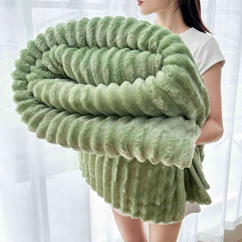 Cozyviro – Weiche Kuscheldecke mit gerippter Oberfläche und beidseitiger Ausführung