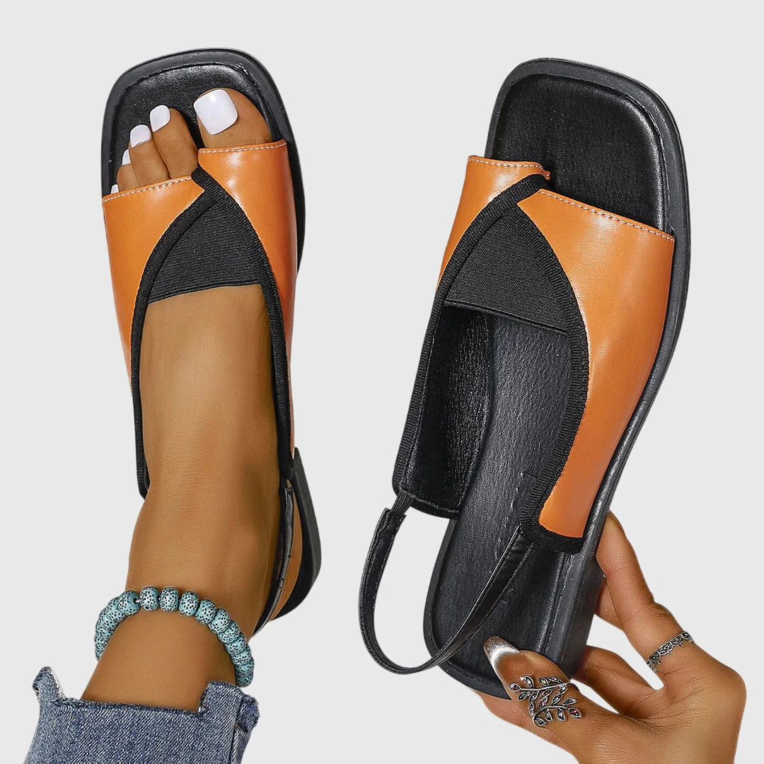 Bequeme Damen-Sandalen mit flacher Sohle und eckiger Zehenpartie