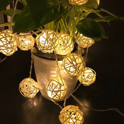 Rattan Ball Lichterkette - Natürliches Rattan-Design