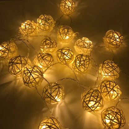 Rattan Ball Lichterkette - Natürliches Rattan-Design