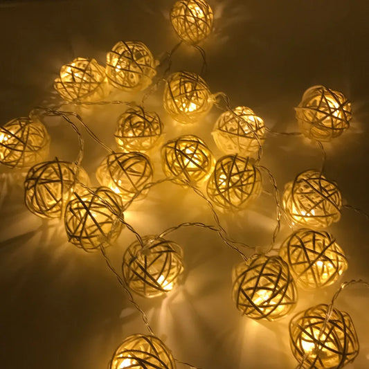 Rattan Ball Lichterkette - Natürliches Rattan-Design