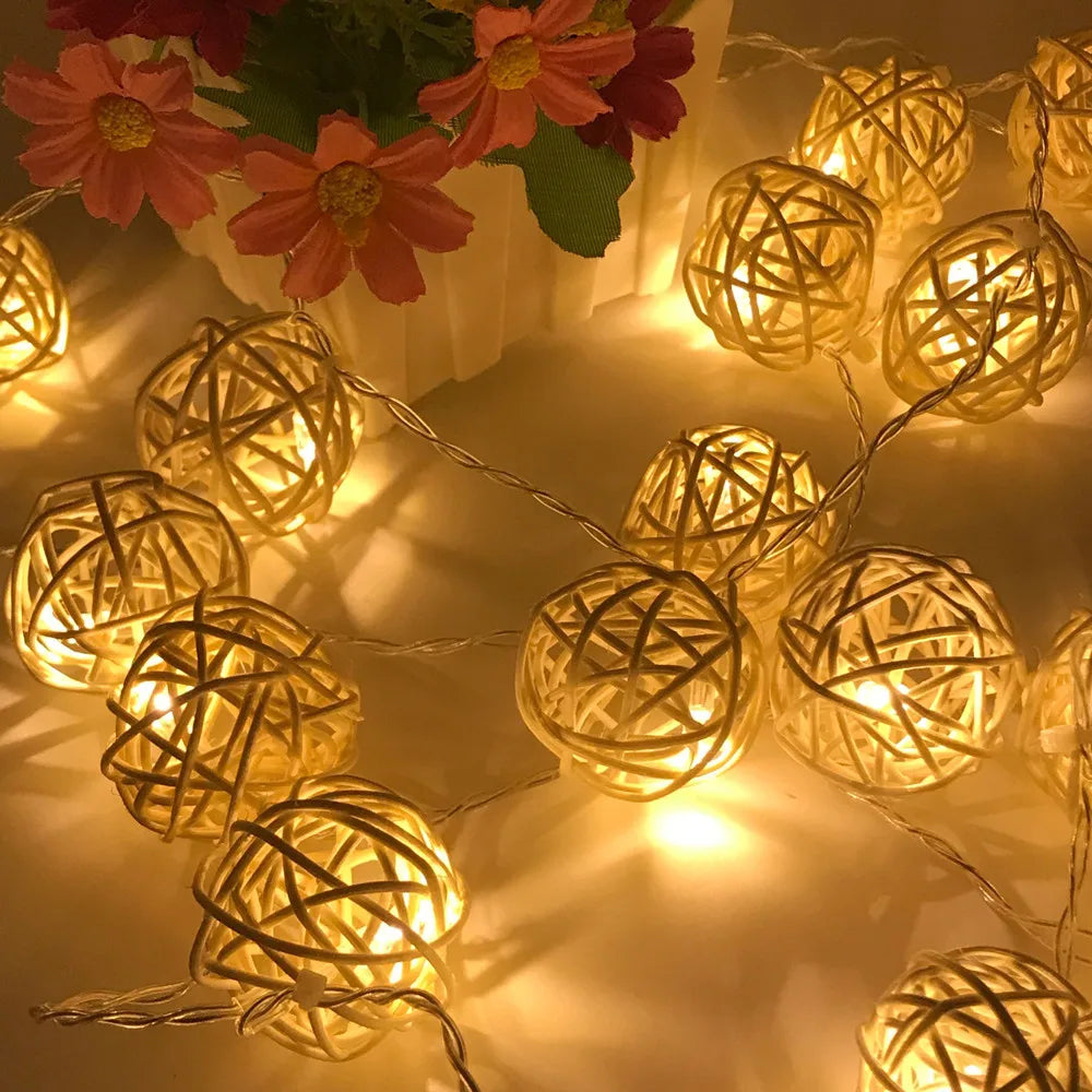 Rattan Ball Lichterkette - Natürliches Rattan-Design