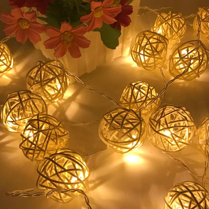Rattan Ball Lichterkette - Natürliches Rattan-Design