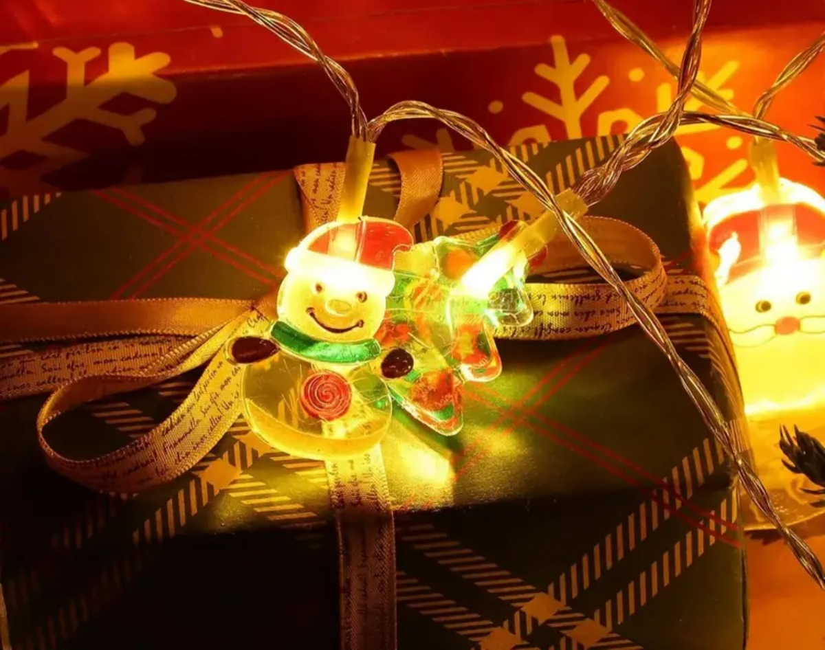 Festora – LED-Weihnachtslichterkette mit Motiven und LED-Beleuchtung