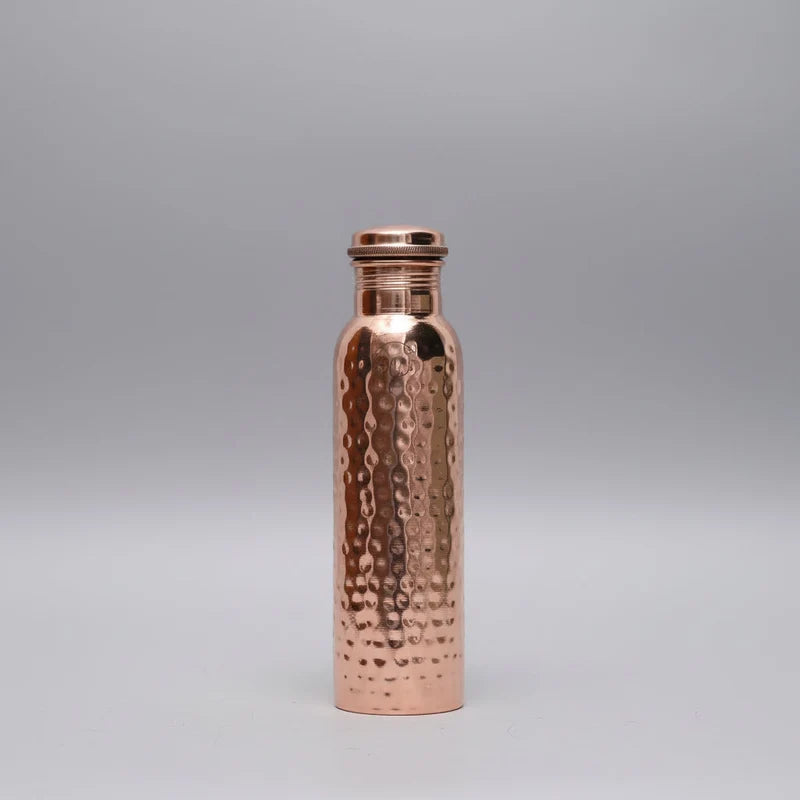 Kavloria – Kupferwasserflasche mit gehämmertem Design