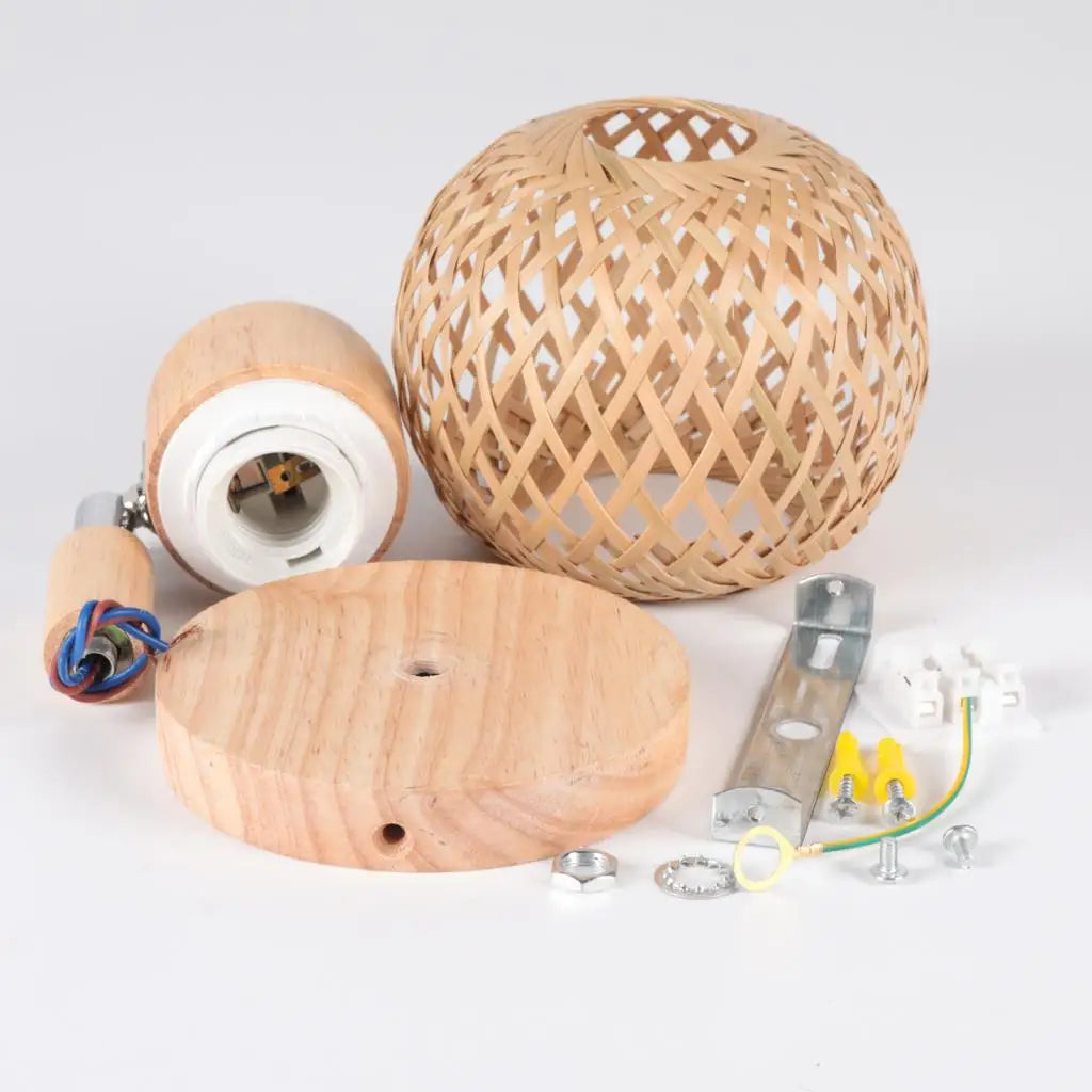 BambuZen Retro japanische Bambus-Wandleuchte – Stimmungsvolle Beleuchtung aus natürlichem Rattan