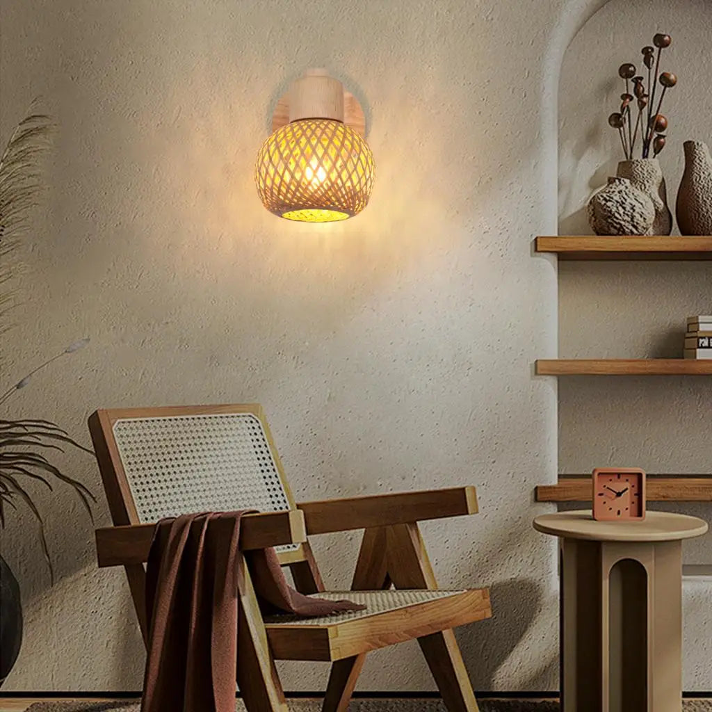 BambuZen Retro japanische Bambus-Wandleuchte – Stimmungsvolle Beleuchtung aus natürlichem Rattan