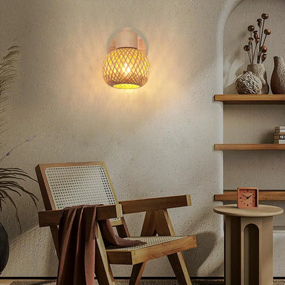 BambuZen Retro japanische Bambus-Wandleuchte – Stimmungsvolle Beleuchtung aus natürlichem Rattan