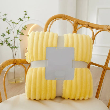 STRIPEWARM – Breite Flanell-Fleece-Decke mit Streifenmuster