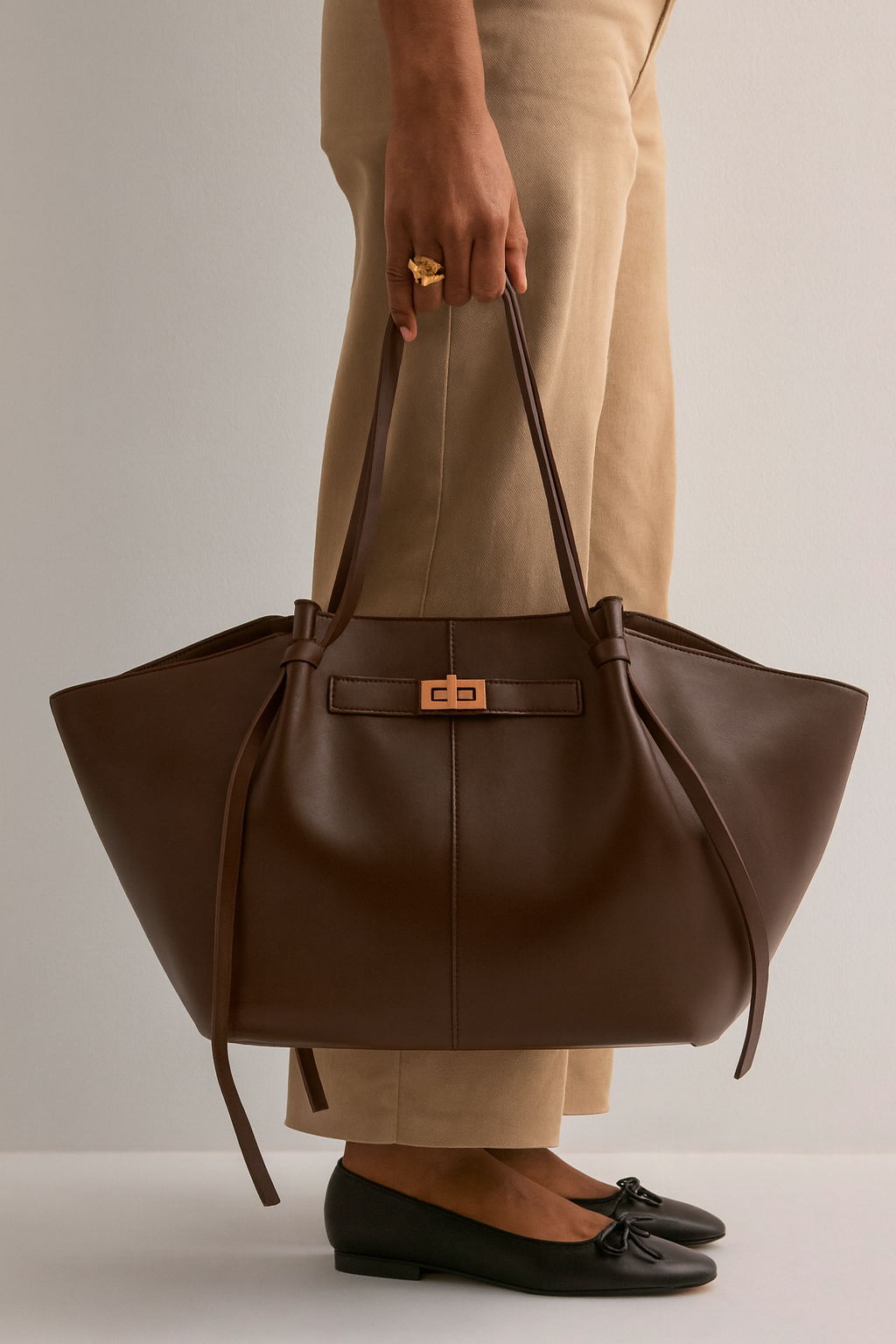 LYRA – Große Handtasche aus schwarzem PU-Leder