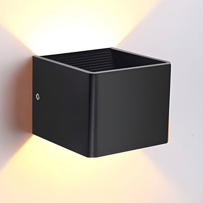 Cubbon Wandleuchte – Elegante Lichtquelle Mit Modernem Design
