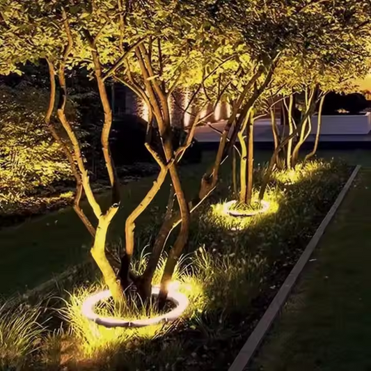 BaumSpotlight - Eleganter Aussenstrahler für Ihren Garten