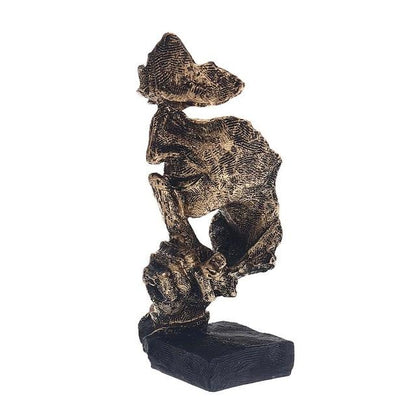 Goldene Skulptur - Nordisches Design für modernes Wohnen
