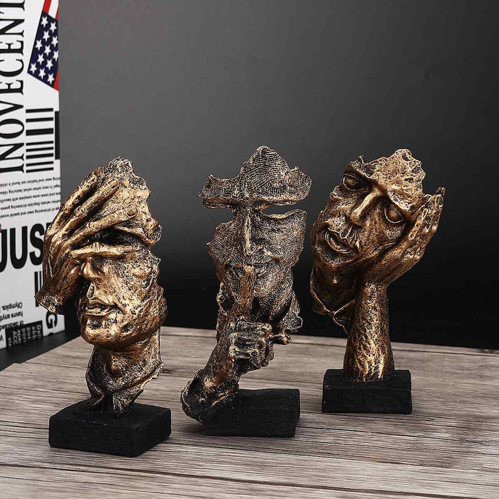 Goldene Skulptur - Nordisches Design für modernes Wohnen