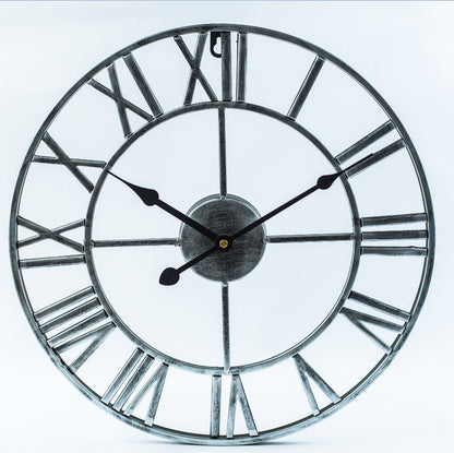 Große Retro Uhr - Zeitloser Retro-Charme