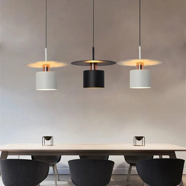 Moderne und elegante Jet-Hängeleuchte