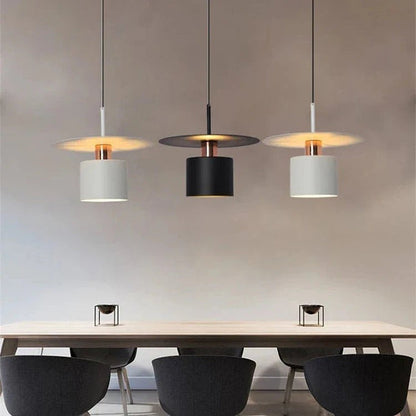 Moderne und elegante Jet-Hängeleuchte