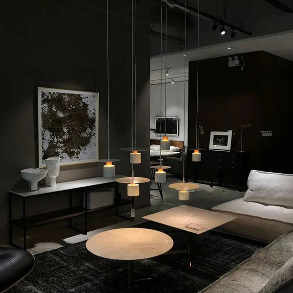 Moderne und elegante Jet-Hängeleuchte