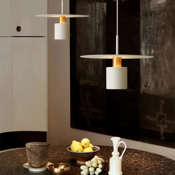 Moderne und elegante Jet-Hängeleuchte