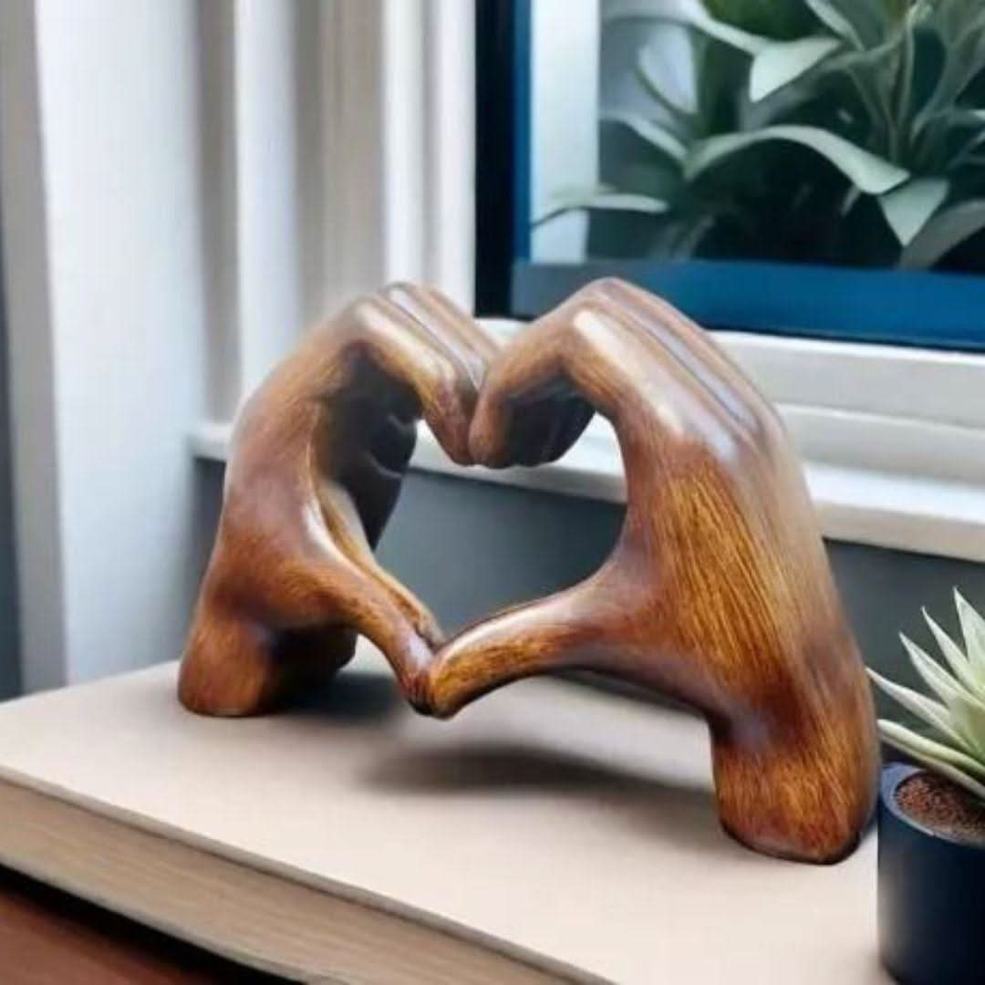 LOVESCULPT WOOD – Handgefertigte Dekofigur aus Holz für ein liebevolles Zuhause