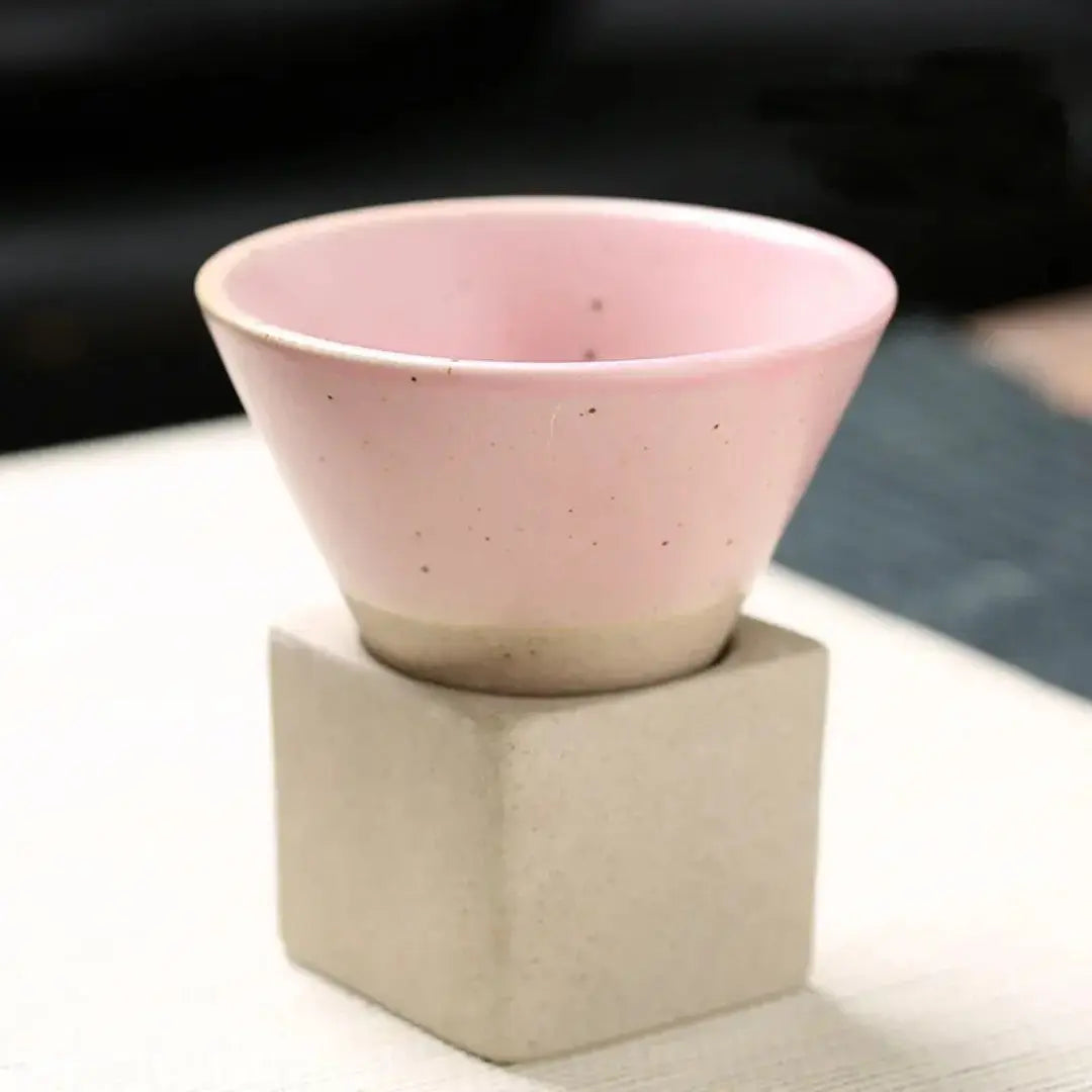 Handgefertigte Kegelförmige - Japanische Eleganz
