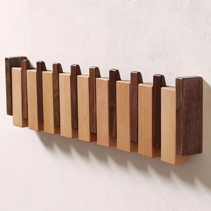 PIANOWOOD – Handgefertigte Wandgarderobe im Klavierstil