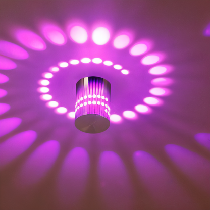 Spiralume – Zylindrische LED-Wandleuchte mit spiralförmigem Lichteffekt