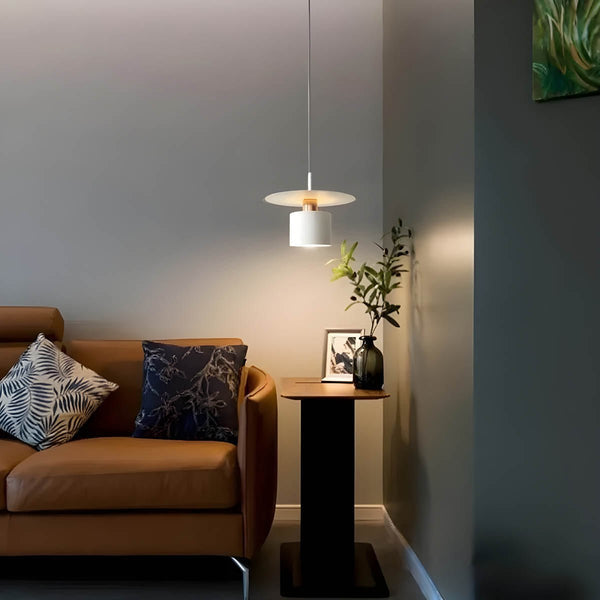 Moderne und elegante Jet-Hängeleuchte