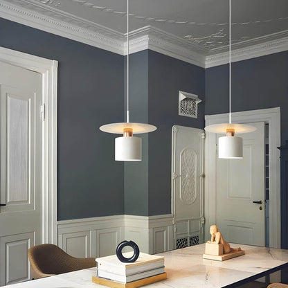 Moderne und elegante Jet-Hängeleuchte