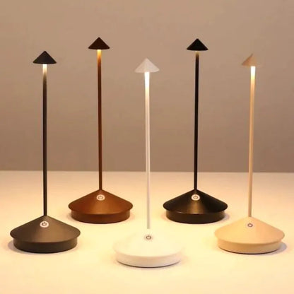 ClarityGlow LED - Kabellose Tischlampe für elegante Akzente