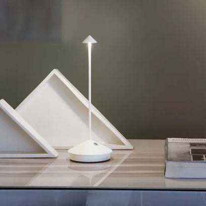 ClarityGlow LED - Kabellose Tischlampe für elegante Akzente