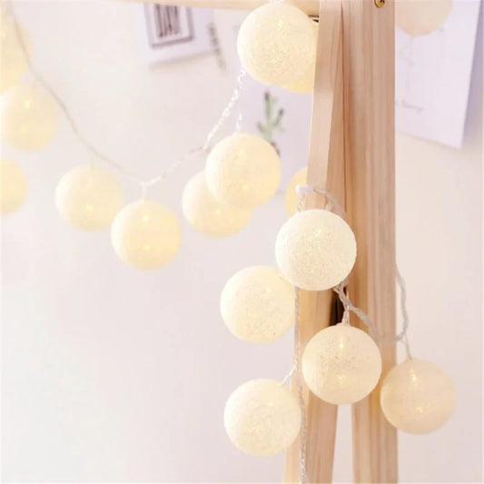 LED Baumwollfadenbällchen - Magische Lichtmomente