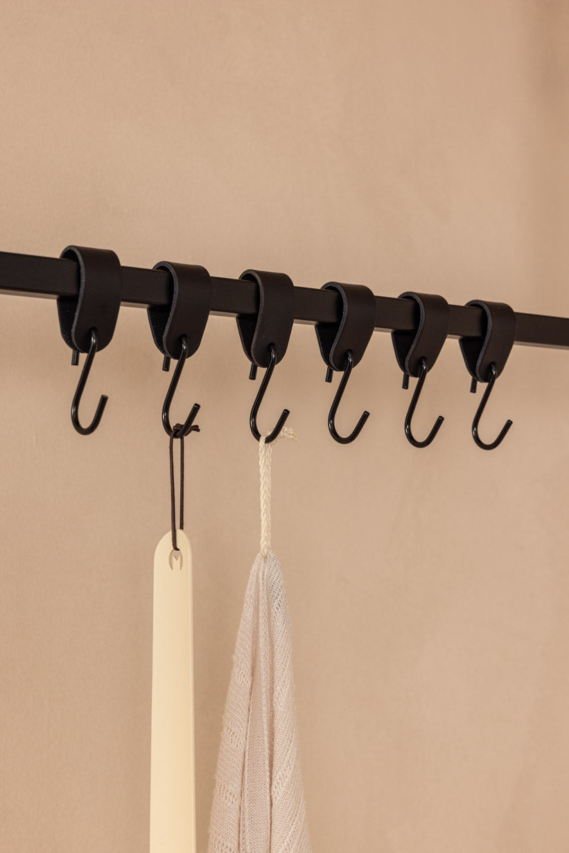 LederHaken - Stilvolle S Haken für elegante Aufhängung