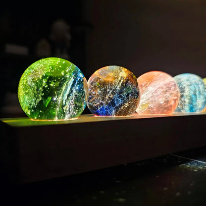 Kristalllampe mit kosmischen Lichteffekten