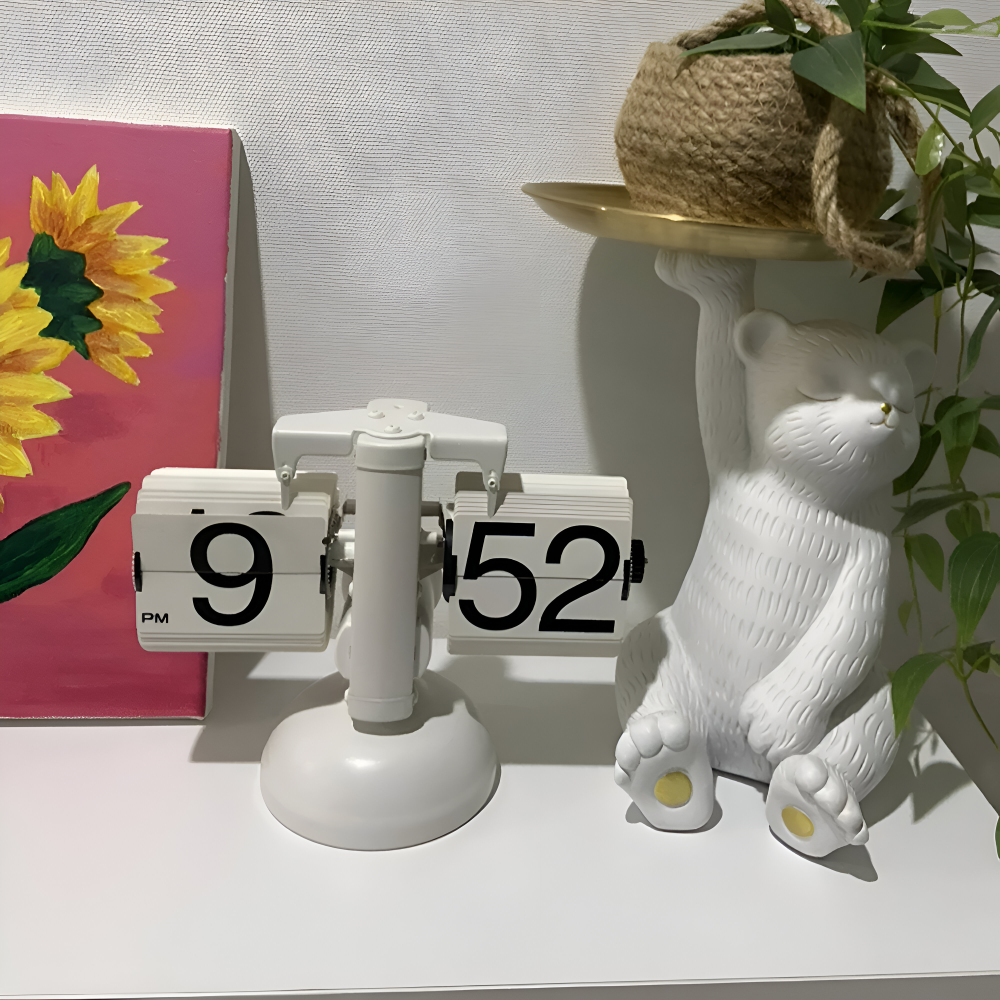 Minimalistische Flip Uhr - Zeitloser Retro-Charme