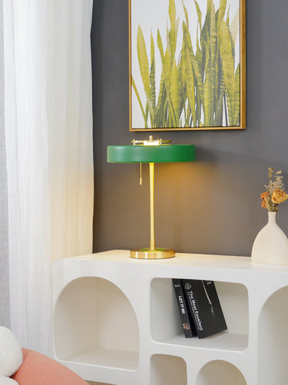 Revolve Tischlampe – Stilvolles Design mit Warmem Licht