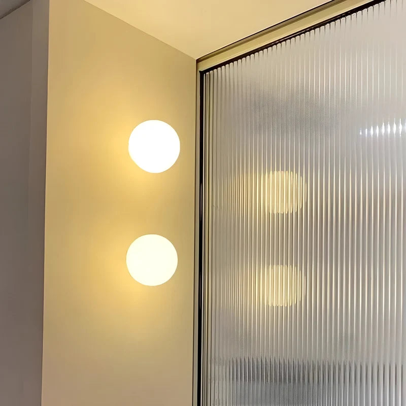 Brenviko – Runde Wandleuchte mit Mattglas für angenehme Beleuchtung