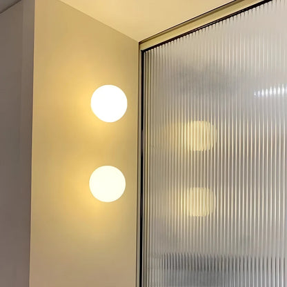 Brenviko – Runde Wandleuchte mit Mattglas für angenehme Beleuchtung