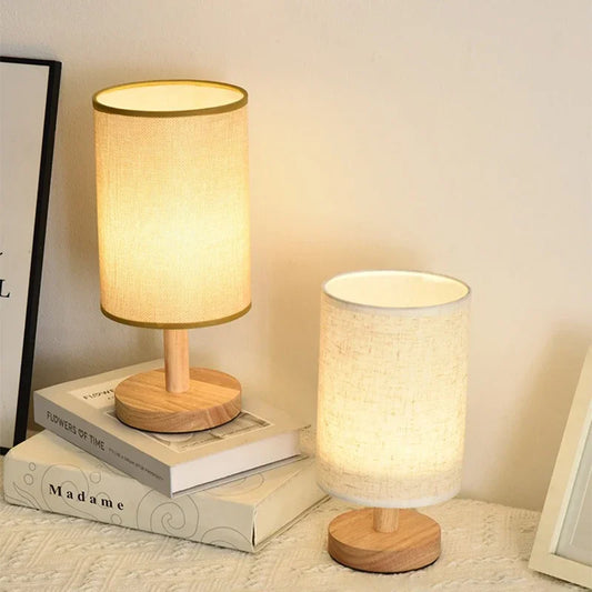 Aurora SilkGlow LED-Tischlampe – Dimmbare asiatische Nachtlampe mit Holzsockel und Stoffschirm