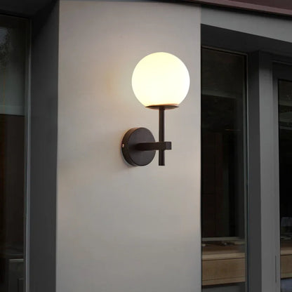 LumiNord – LED-Wandleuchte im nordischen Modern-Stil mit Glaskugel