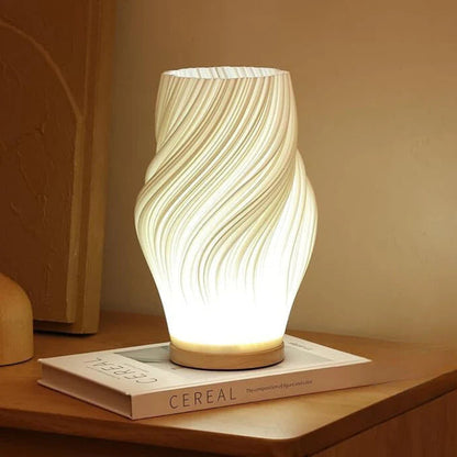 Schicke Spiral-Nachtlichtlampe Gestreifter Schirm – Elegantes Warmes Licht für Modernen Stil