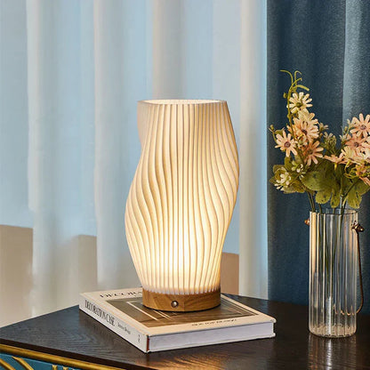 Schicke Spiral-Nachtlichtlampe Gestreifter Schirm – Elegantes Warmes Licht für Modernen Stil