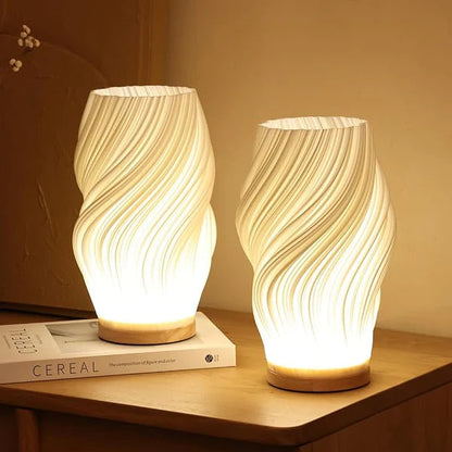 Schicke Spiral-Nachtlichtlampe Gestreifter Schirm – Elegantes Warmes Licht für Modernen Stil