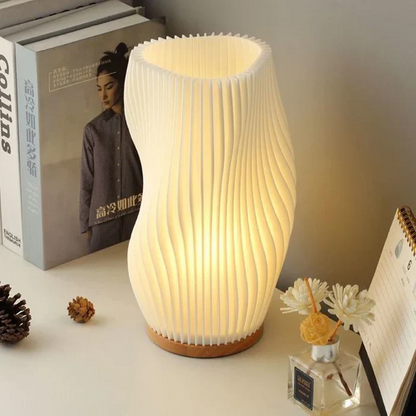 Schicke Spiral-Nachtlichtlampe Gestreifter Schirm – Elegantes Warmes Licht für Modernen Stil