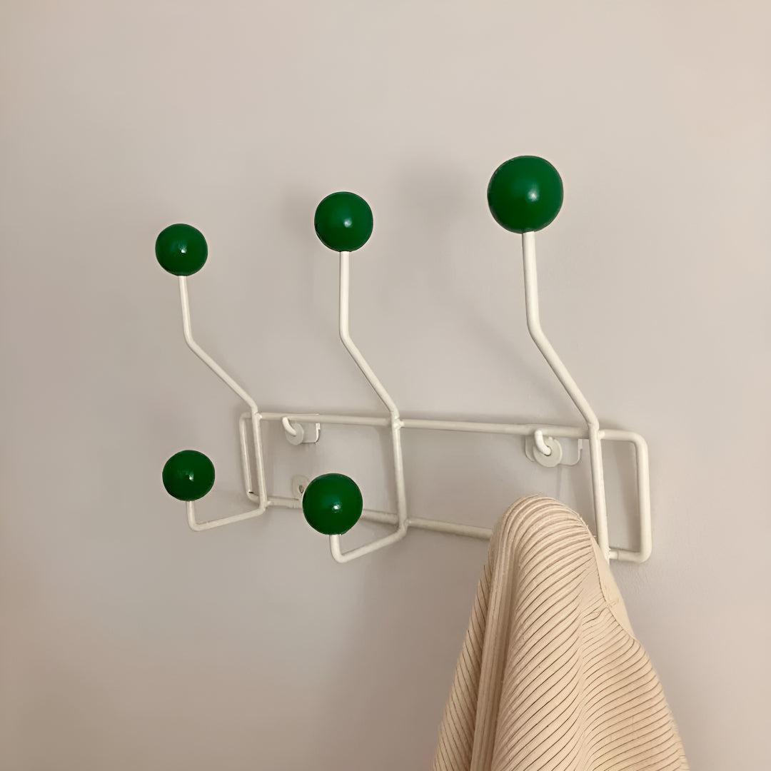Vintage Wandgarderobe Mid - Zeitloser Retro-Charme