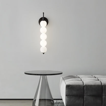 Candied Wandlampe - Minimalistische Lichtakzente mit Stil