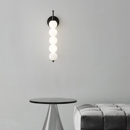Candied Wandlampe - Minimalistische Lichtakzente mit Stil