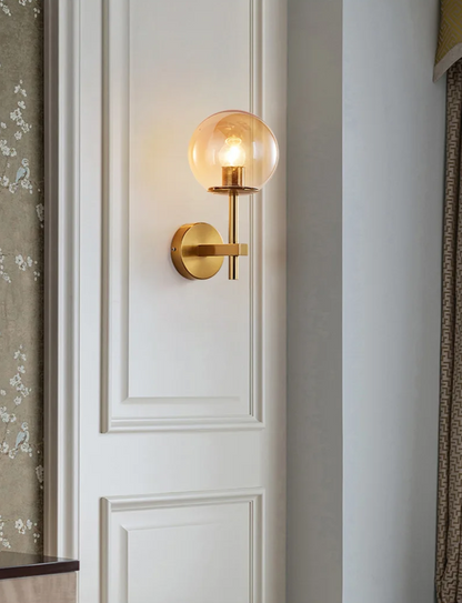 LumiNord – LED-Wandleuchte im nordischen Modern-Stil mit Glaskugel