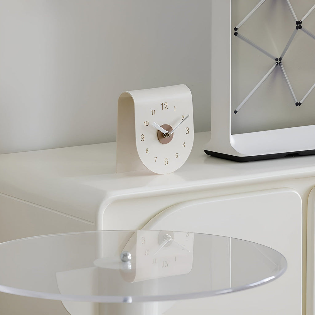 Tischuhr mit natürlichem Look und gut ablesbaren Zahlen