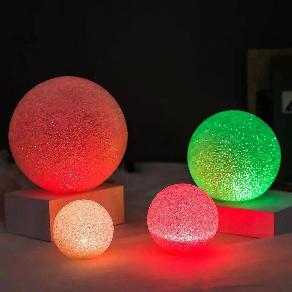 Crystalglow – LED-Kristallkugellampe in Ballform mit Farbwechsel